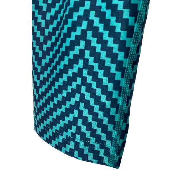 Nike Chevron Capri Leggings Size XS Legend 2.0 Training Dri-Fit Athletic Zig Zag - Picture 5 of 11